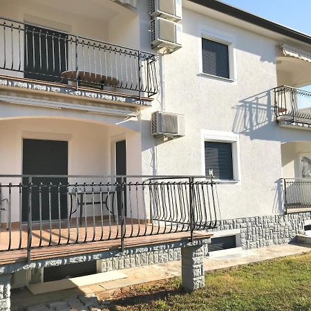 Guesthouse Pejo Пореч Екстериор снимка