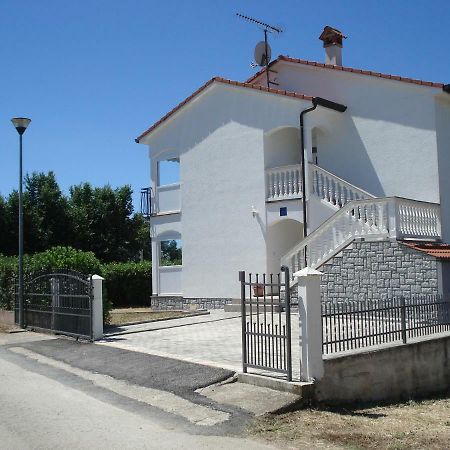 Guesthouse Pejo Пореч Екстериор снимка