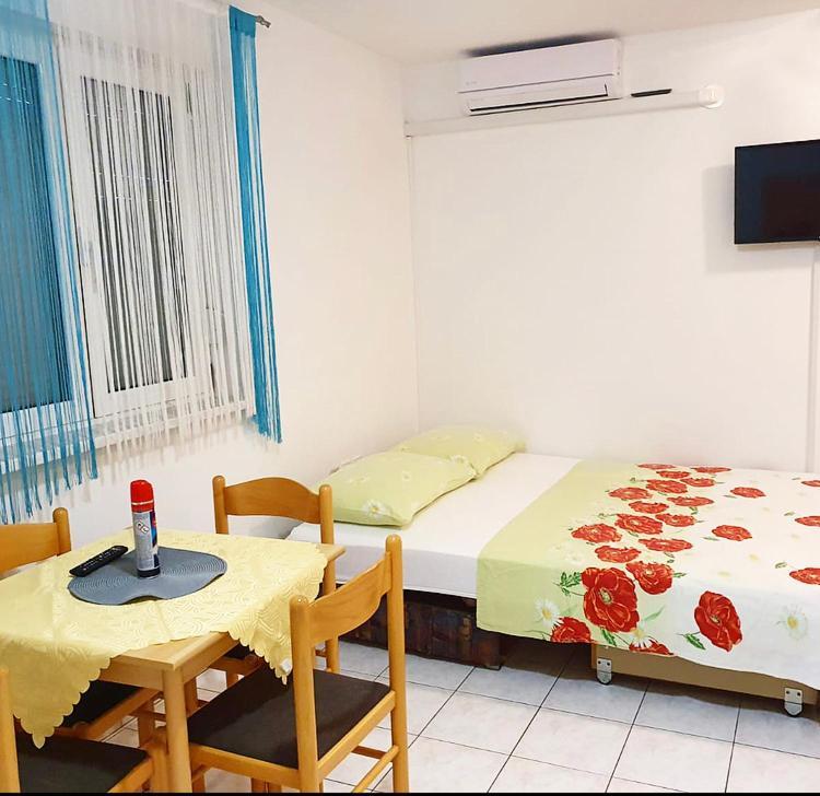 Guesthouse Pejo Пореч Екстериор снимка