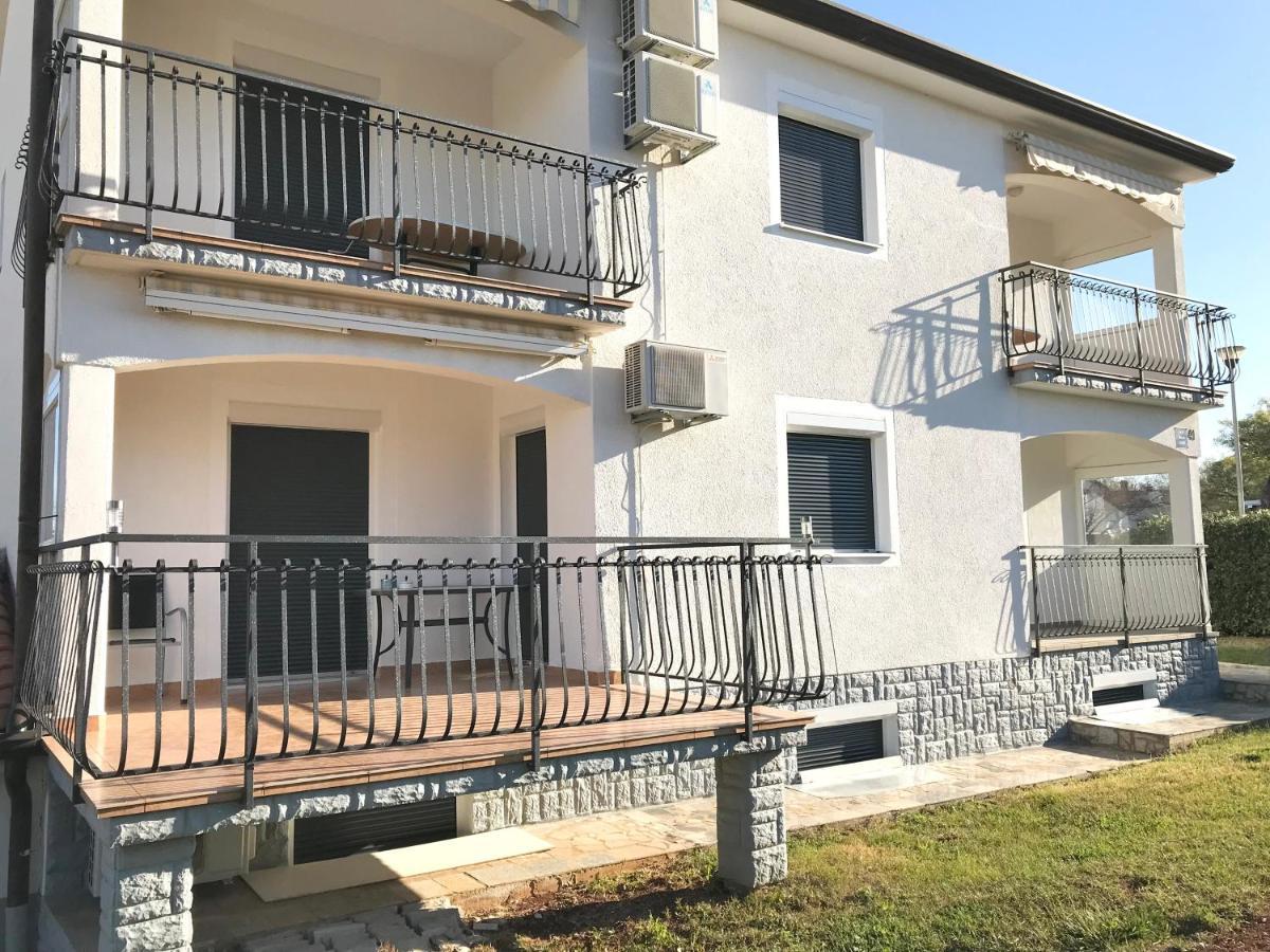 Guesthouse Pejo Пореч Екстериор снимка