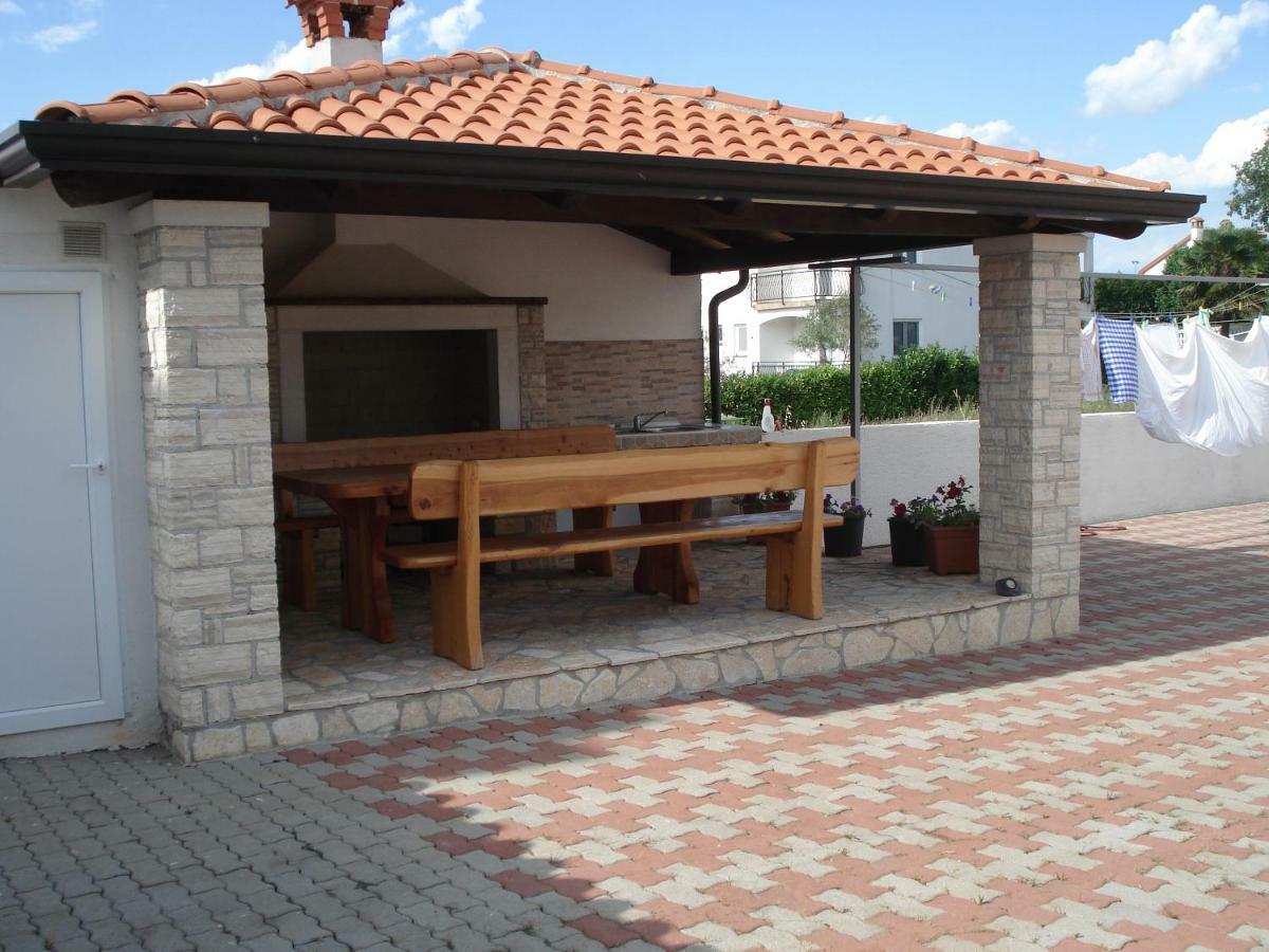 Guesthouse Pejo Пореч Екстериор снимка