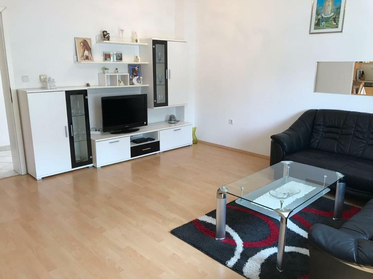 Guesthouse Pejo Пореч Екстериор снимка